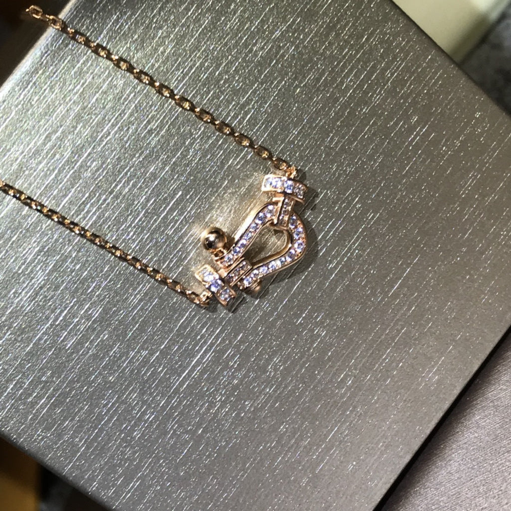 Collier fer à cheval en diamants