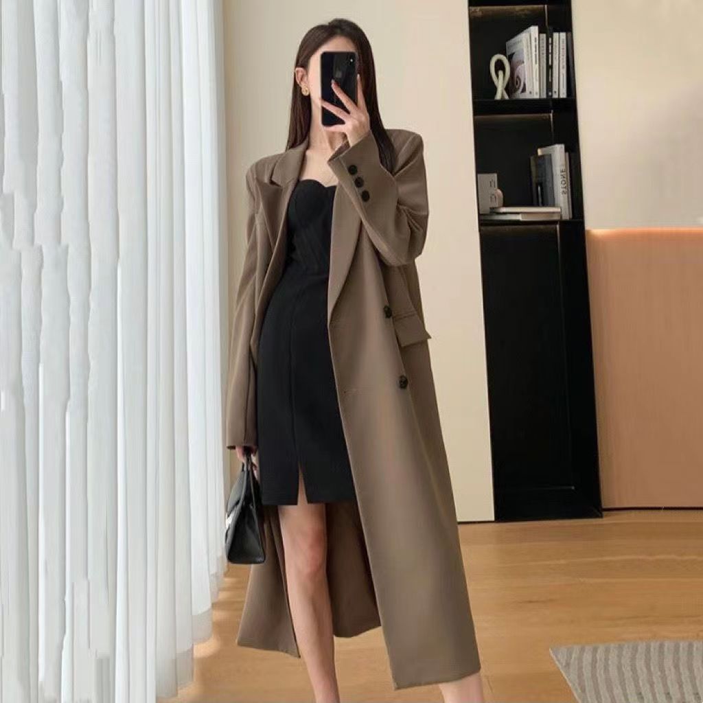 Manteau long à col et à double boutonnage