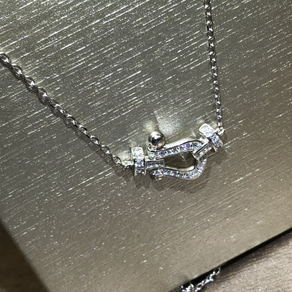 Collier fer à cheval en diamants