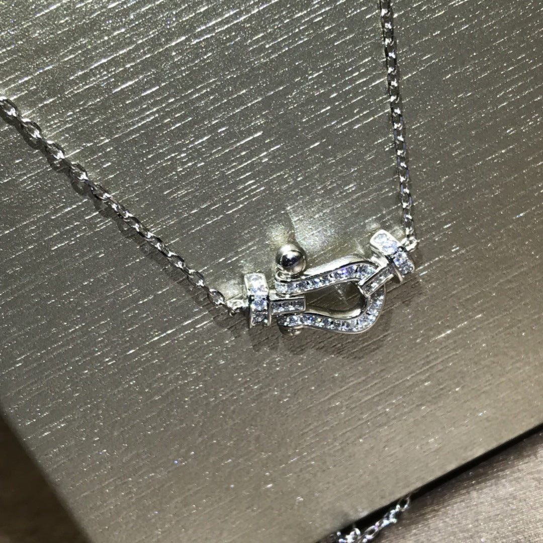 Collier fer à cheval en diamants