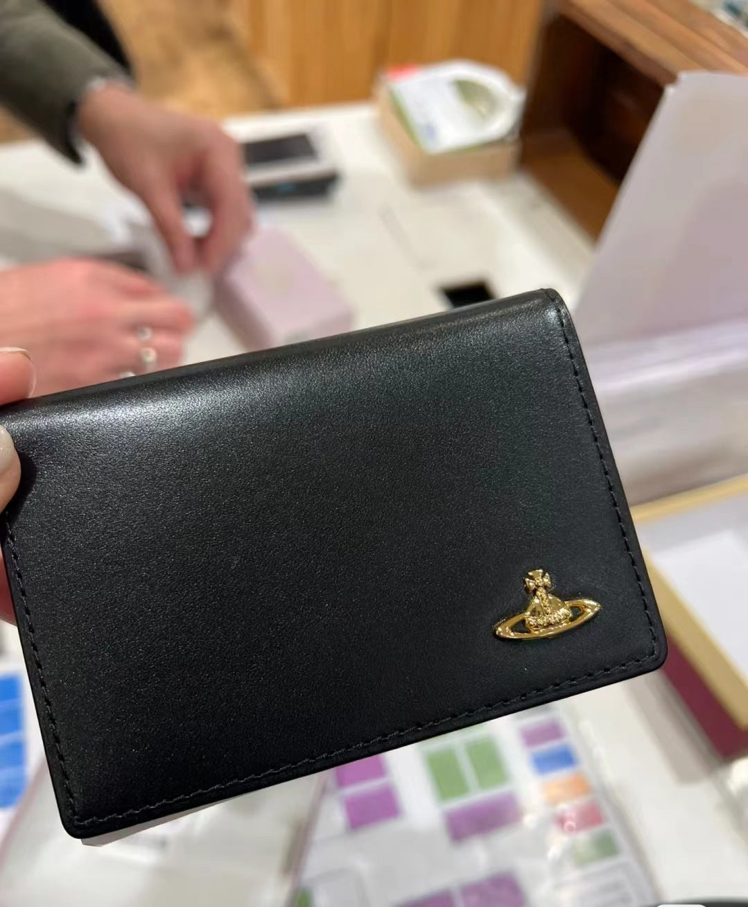 porte-cartes en cuir de vachette de couleur unie avec compartiment carte d'identité
