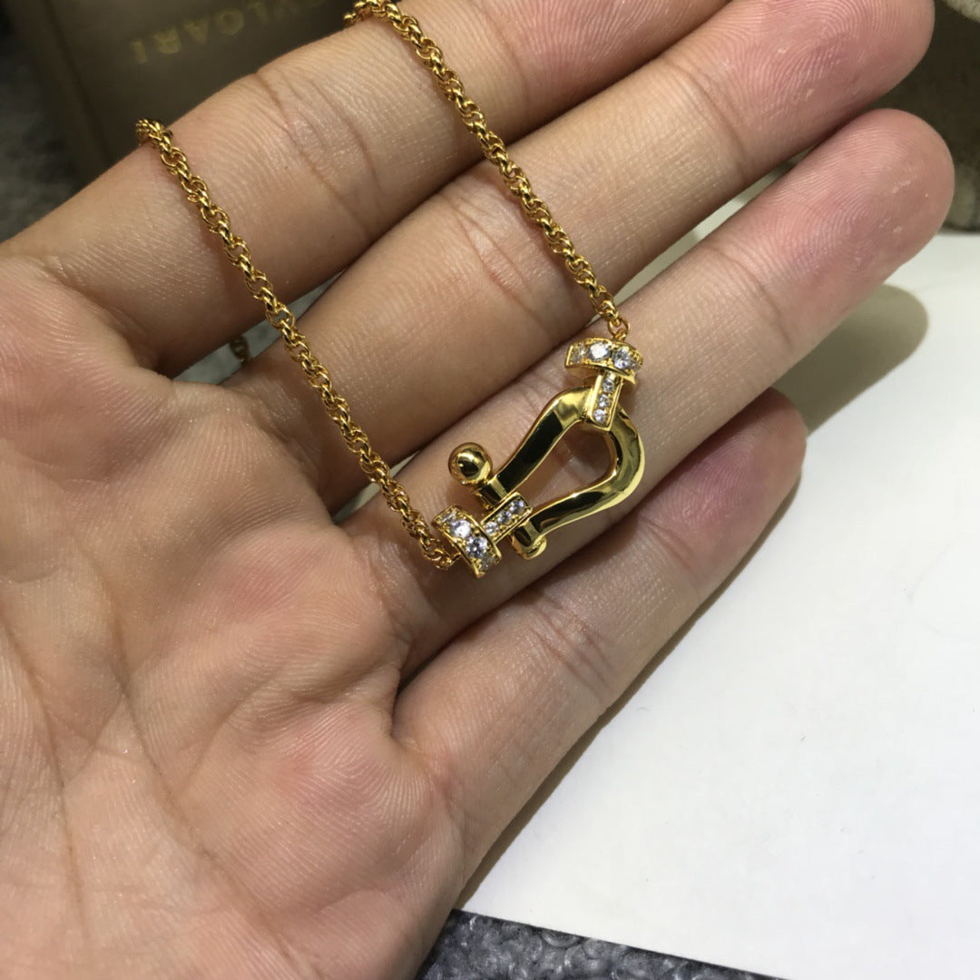 Collier fer à cheval en diamants