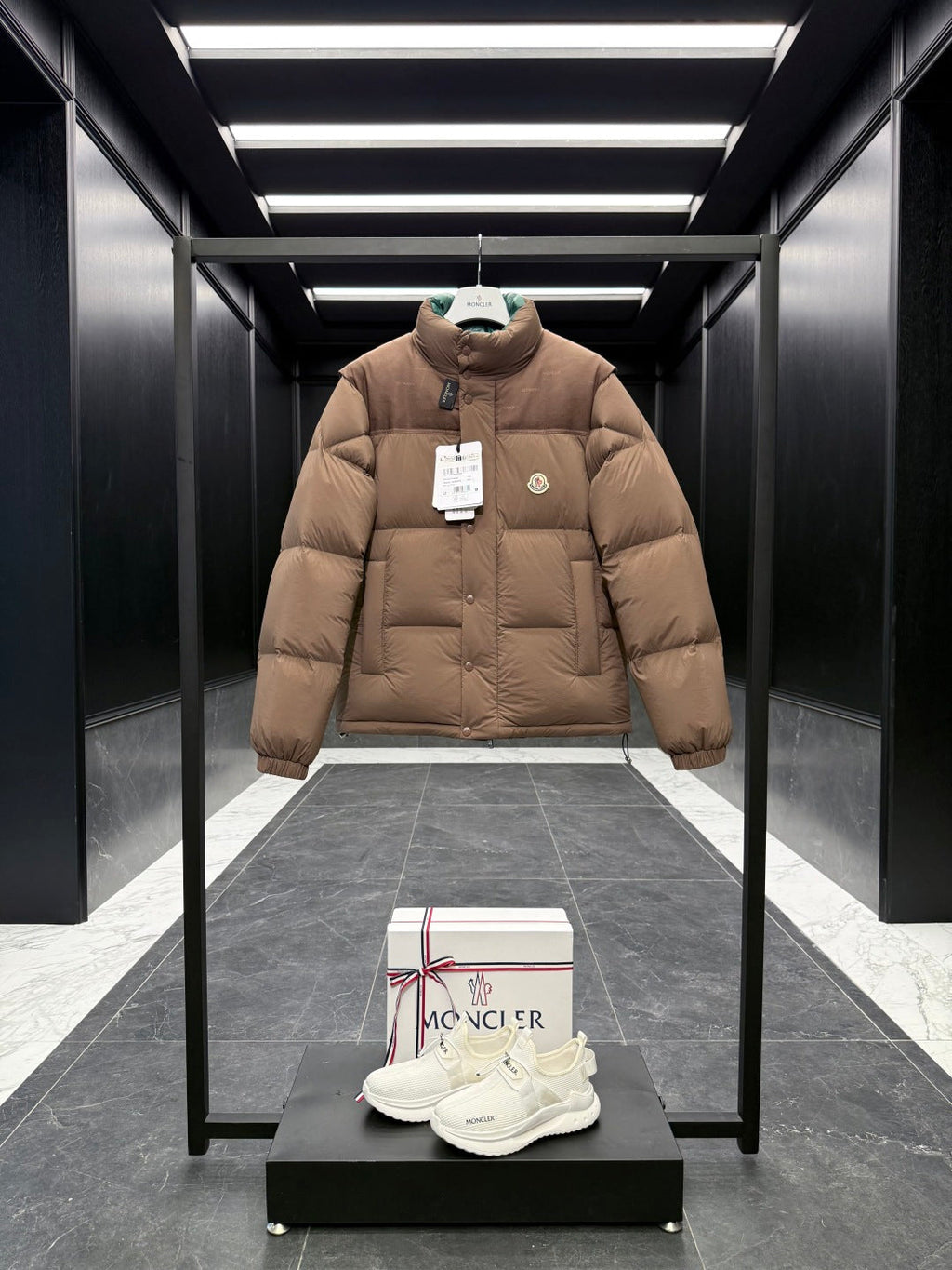 Moncler Verone Men's Reversible Detachable Down Jacket