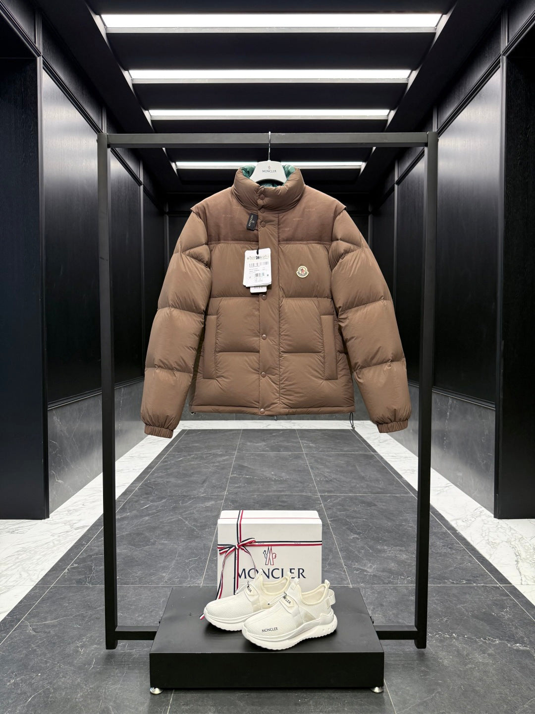 Moncler Verone Men's Reversible Detachable Down Jacket