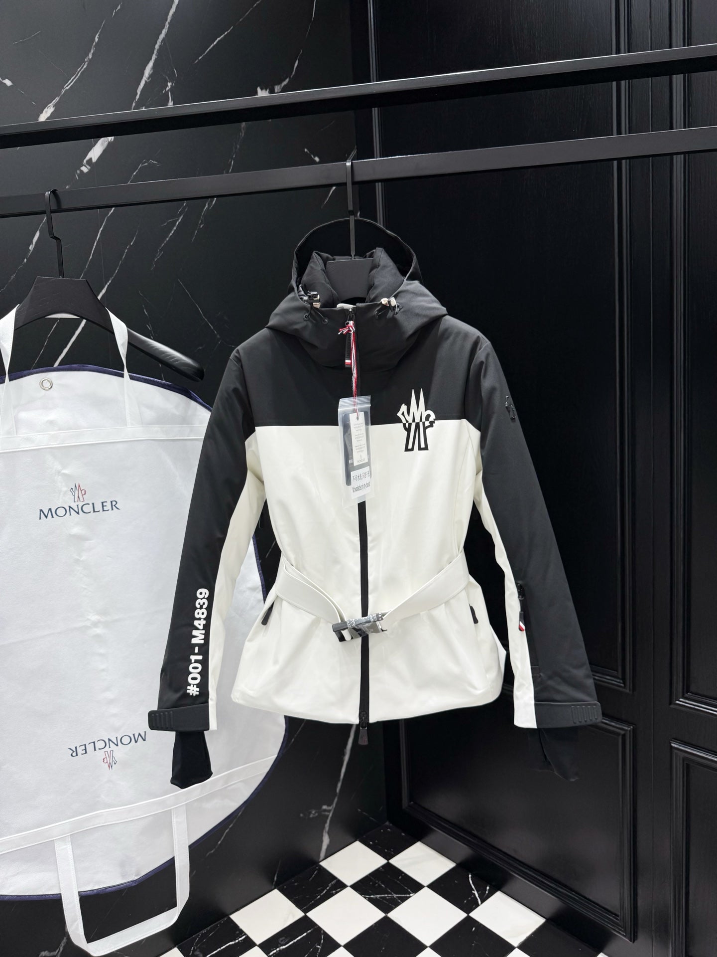 Woman Moncler Curtis Jacket