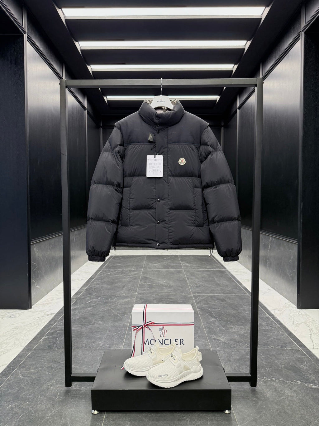 Moncler Verone Men's Reversible Detachable Down Jacket