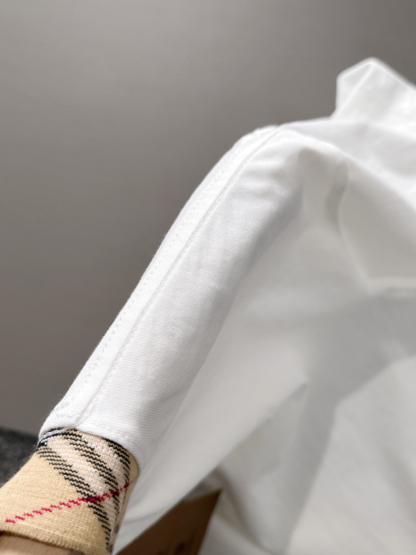 Burberry Embriodered T shirt Unisex