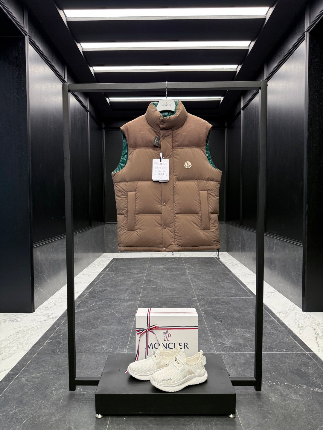 Moncler Verone Men's Reversible Detachable Down Jacket
