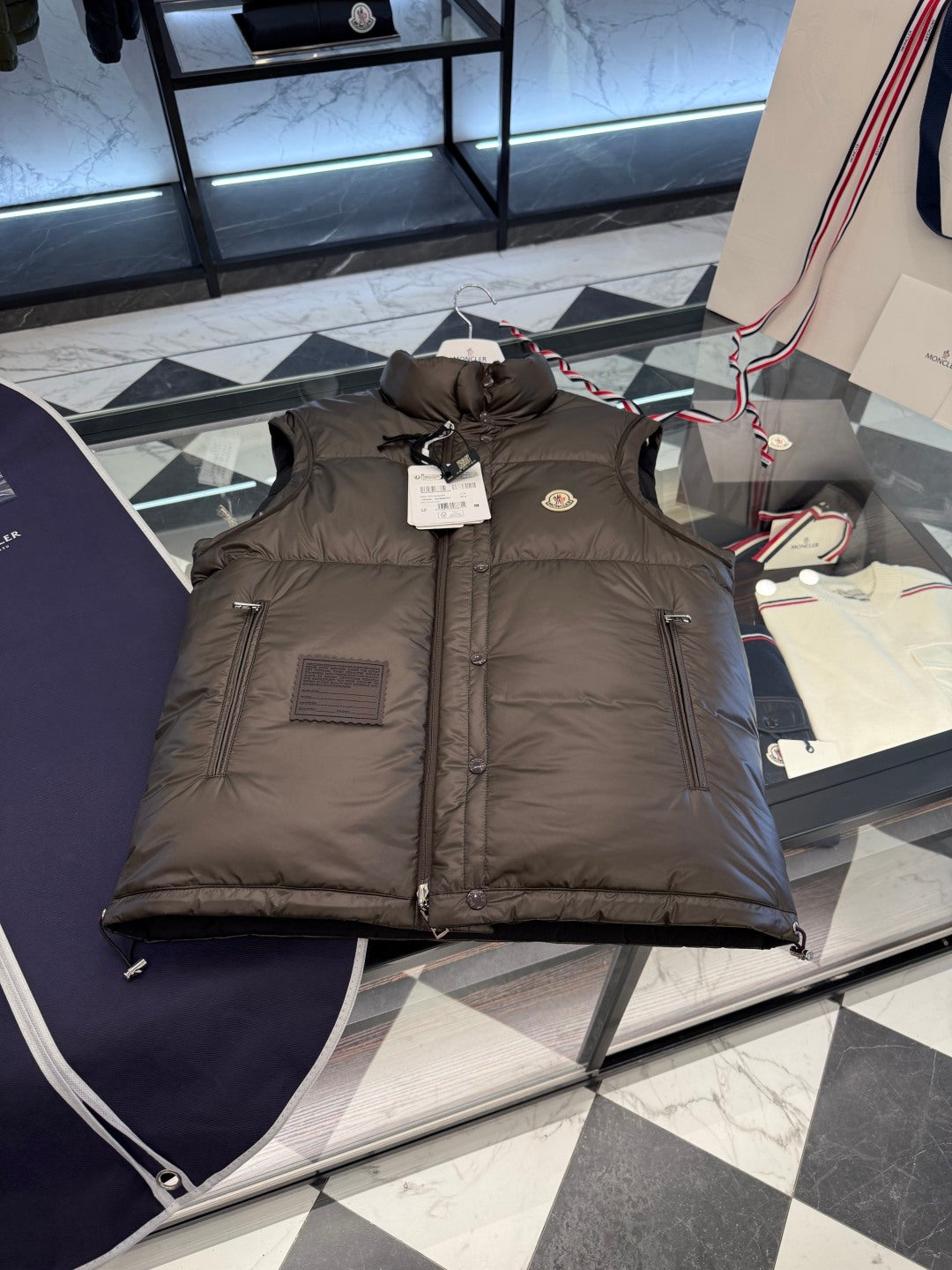 Moncler Verone Men's Reversible Detachable Down Jacket
