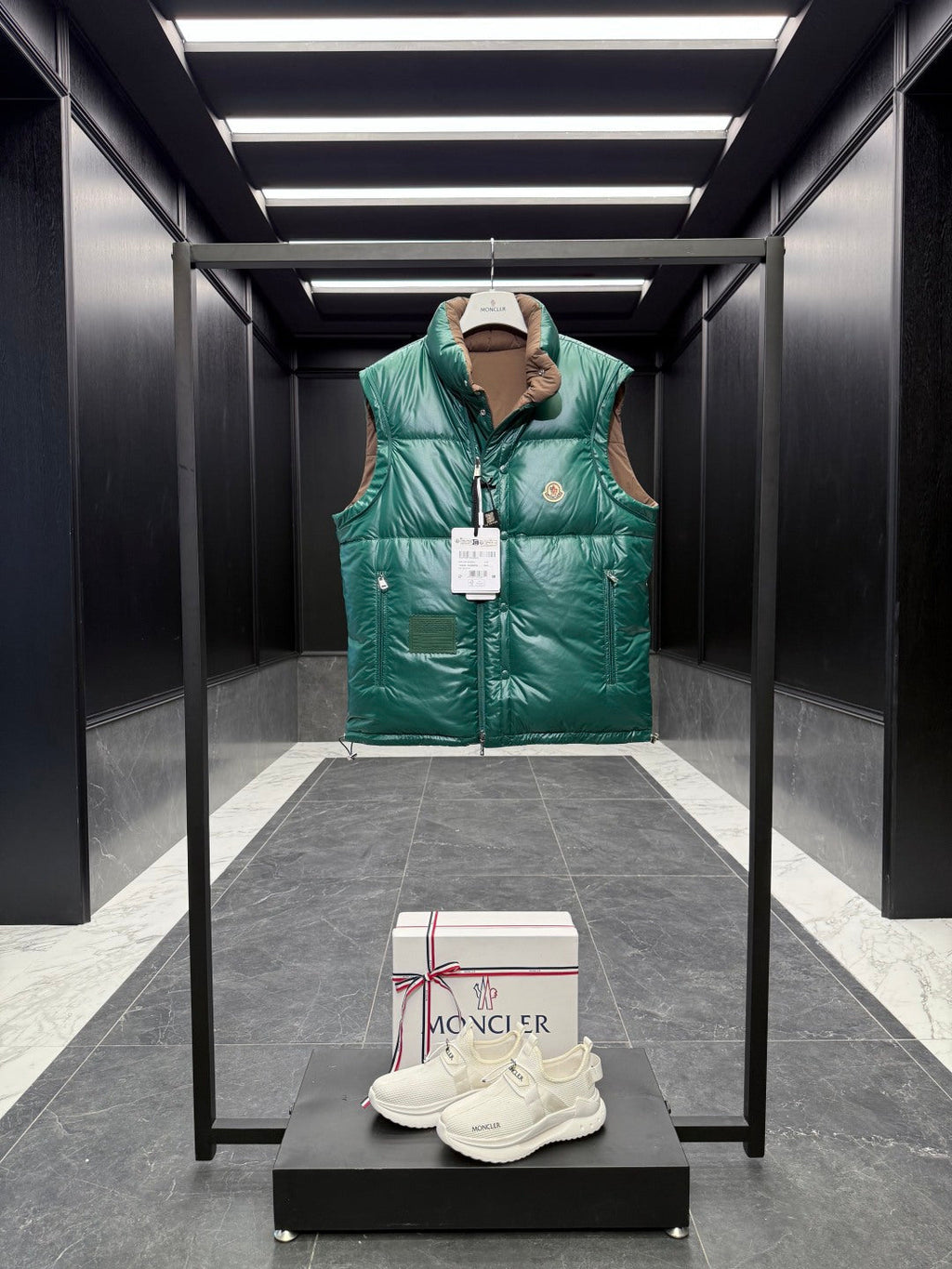 Moncler Verone Men's Reversible Detachable Down Jacket