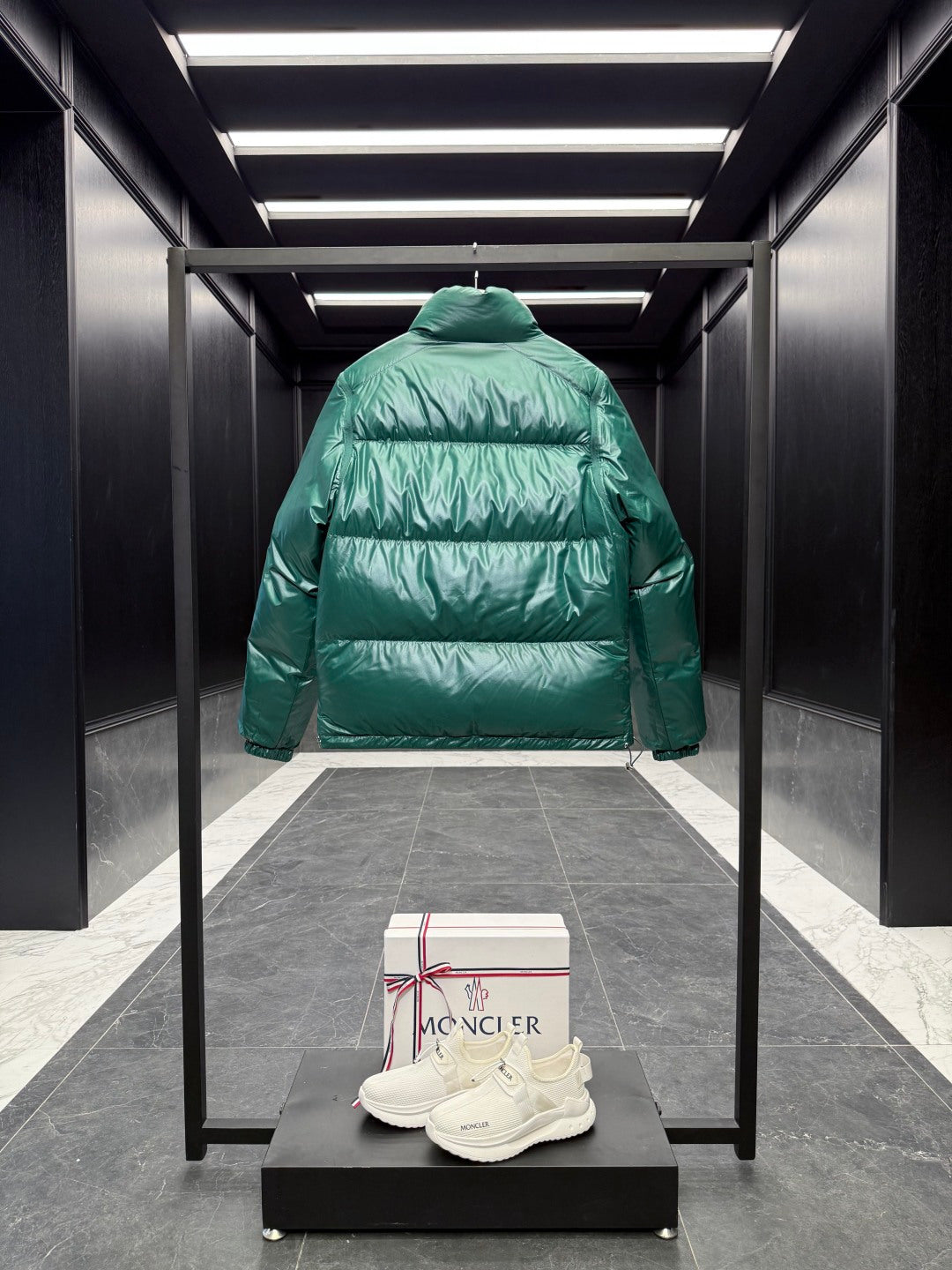 Moncler Verone Men's Reversible Detachable Down Jacket