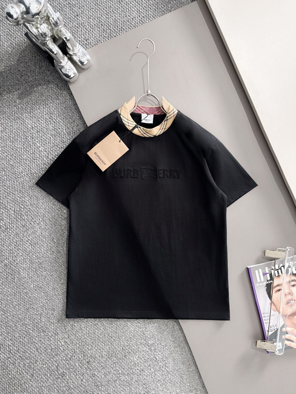 Burberry Embriodered T shirt Unisex