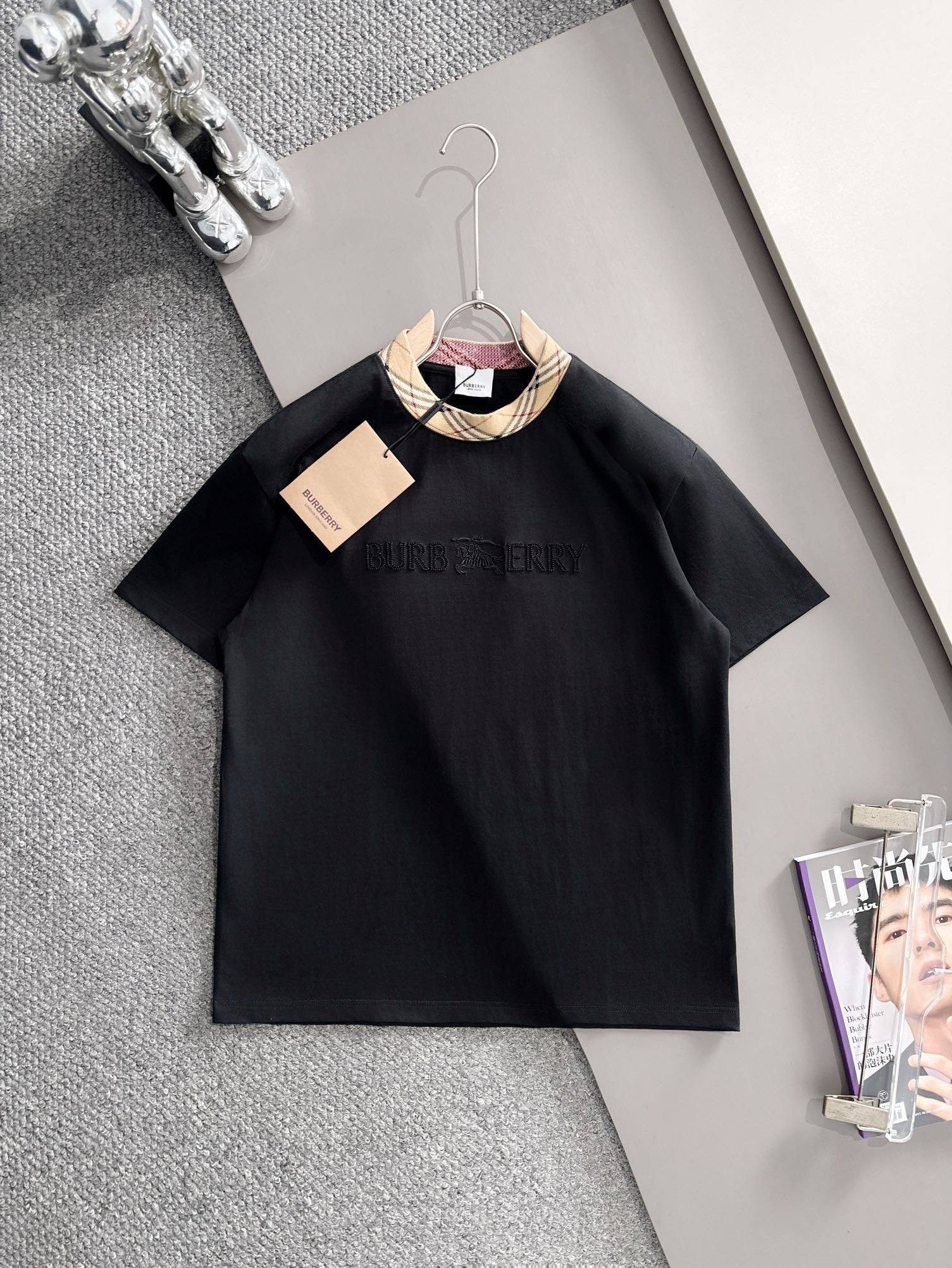 Burberry Embriodered T shirt Unisex