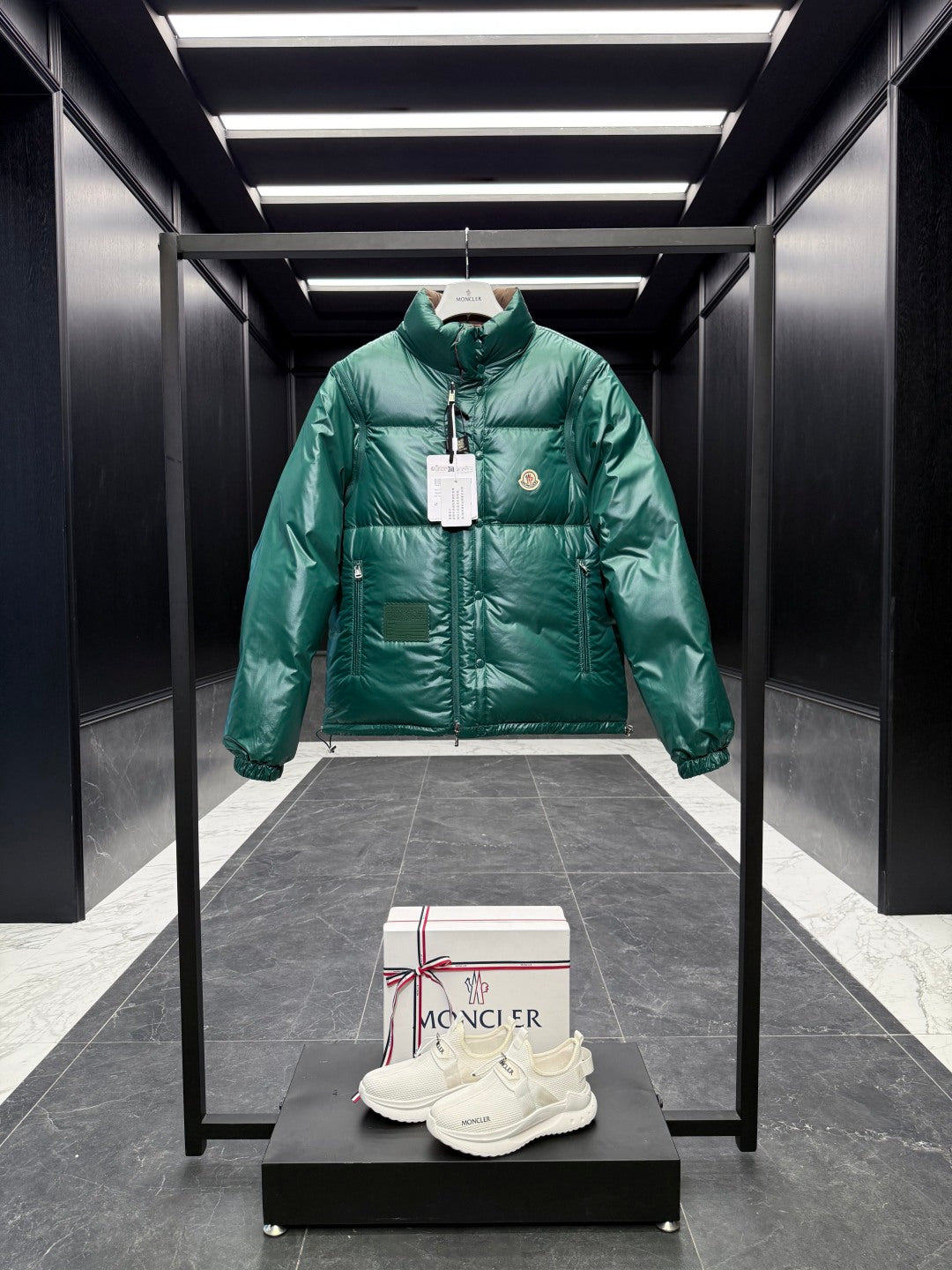 Moncler Verone Men's Reversible Detachable Down Jacket