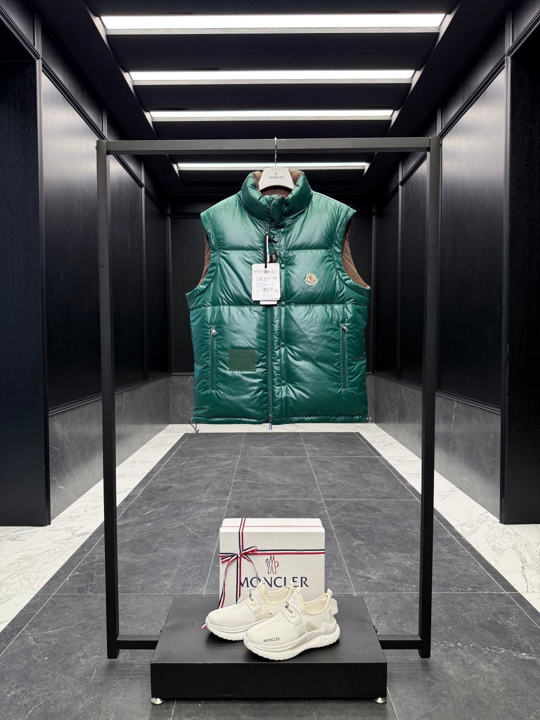 Moncler Verone Men's Reversible Detachable Down Jacket