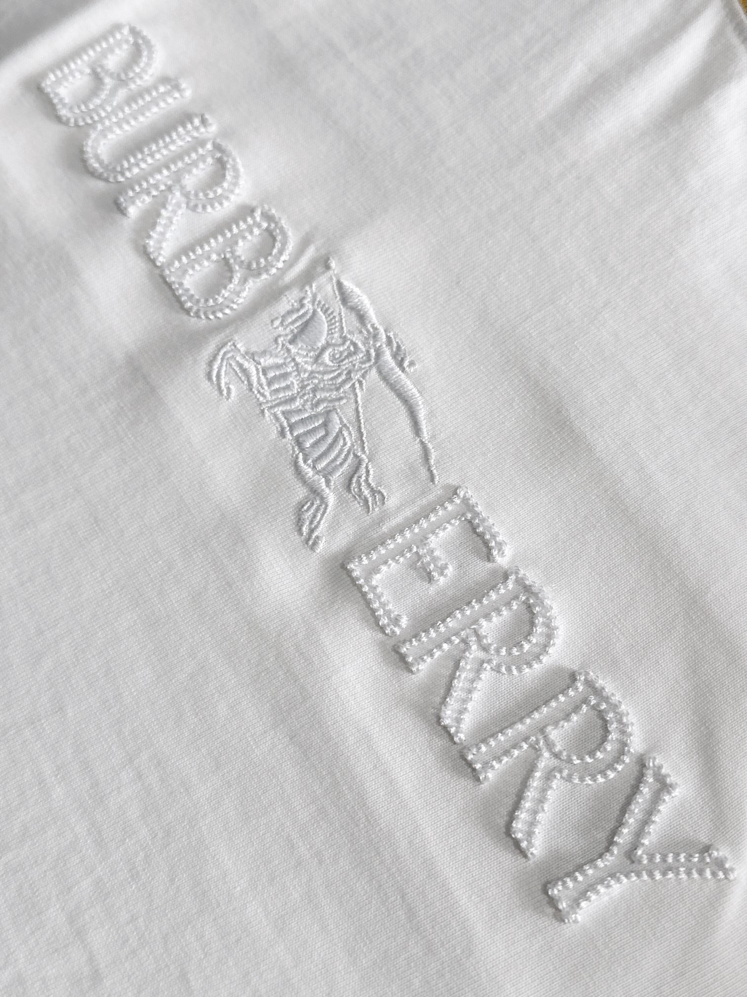 Burberry Embriodered T shirt Unisex
