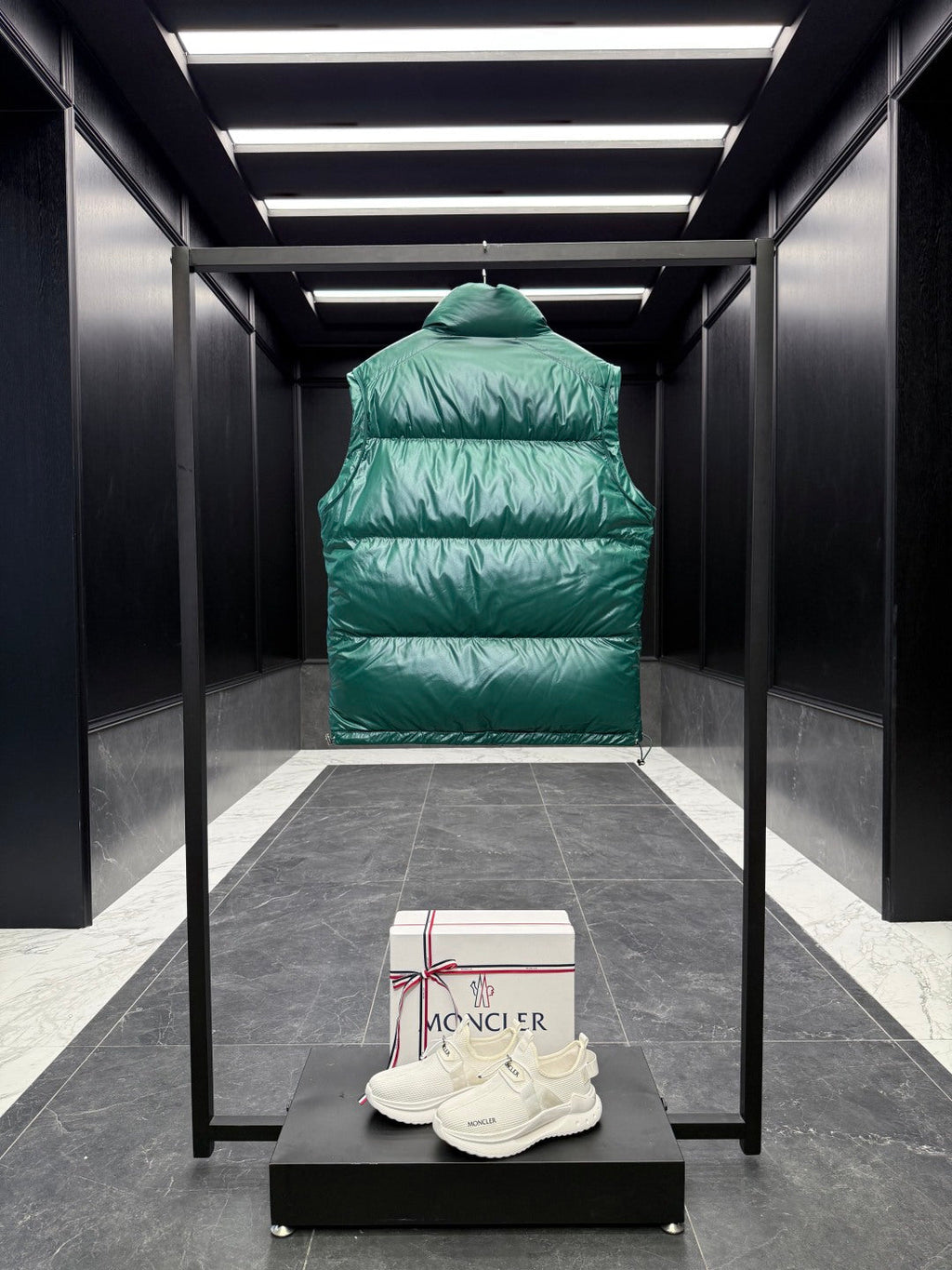 Moncler Verone Men's Reversible Detachable Down Jacket