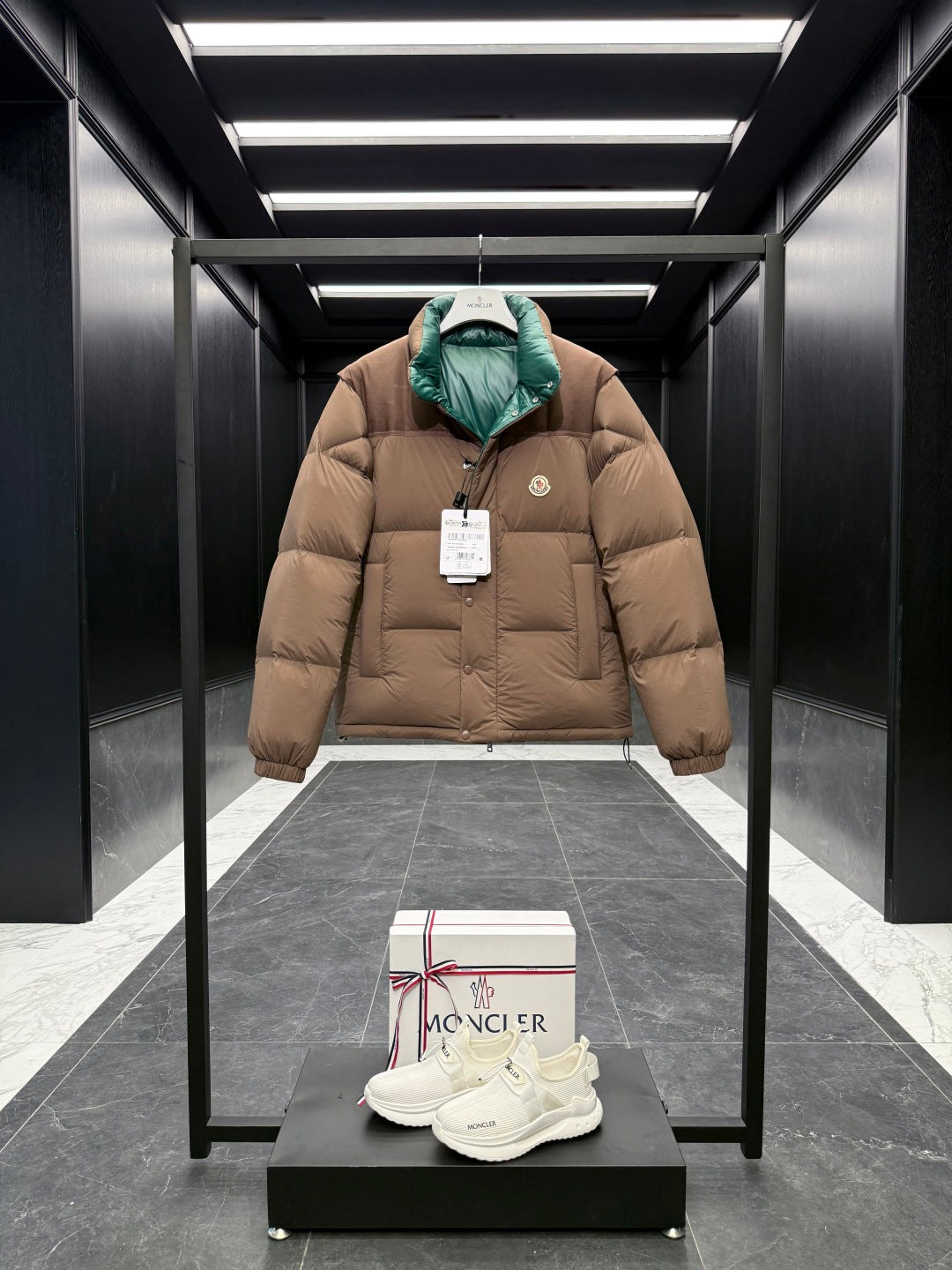 Moncler Verone Men's Reversible Detachable Down Jacket