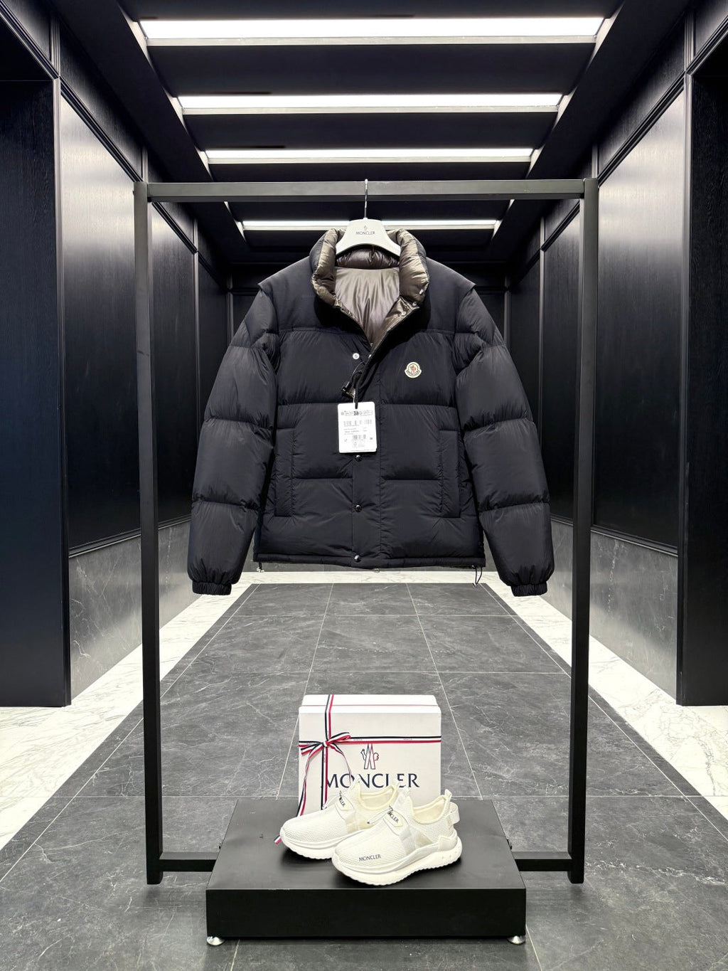 Moncler Verone Men's Reversible Detachable Down Jacket