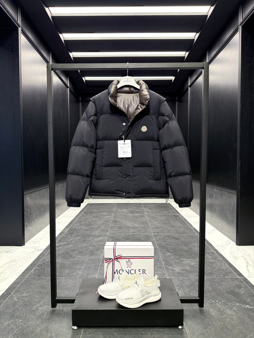 Moncler Verone Men's Reversible Detachable Down Jacket
